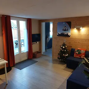 studio-au-pied-des-montagnes.hotels-rhonealpes.com/